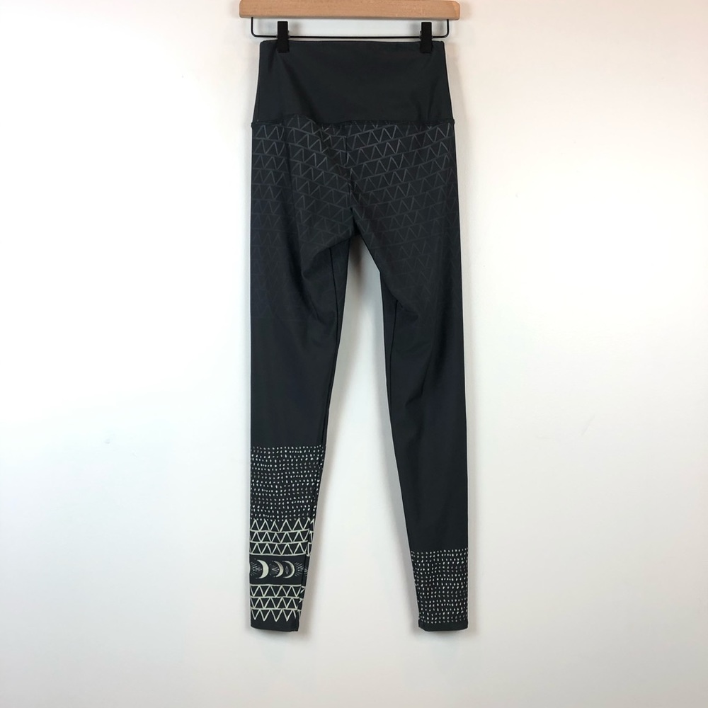 ONZIE High Rise Graphic Legging Las Lunas - Picture 5 of 11